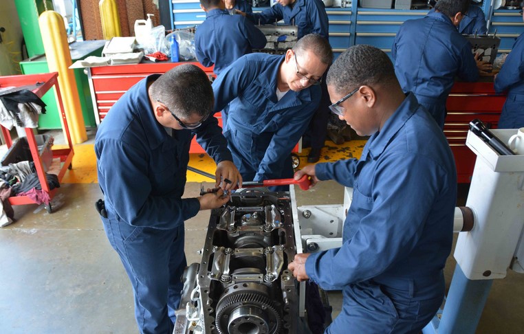 Details About How to Become a Diesel Mechanic